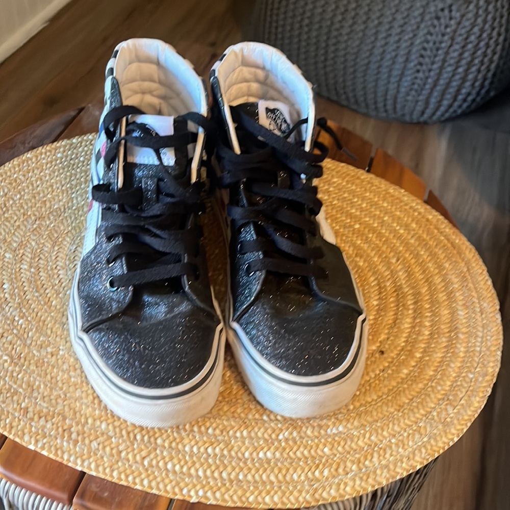 Vans - Picture 3 of 7